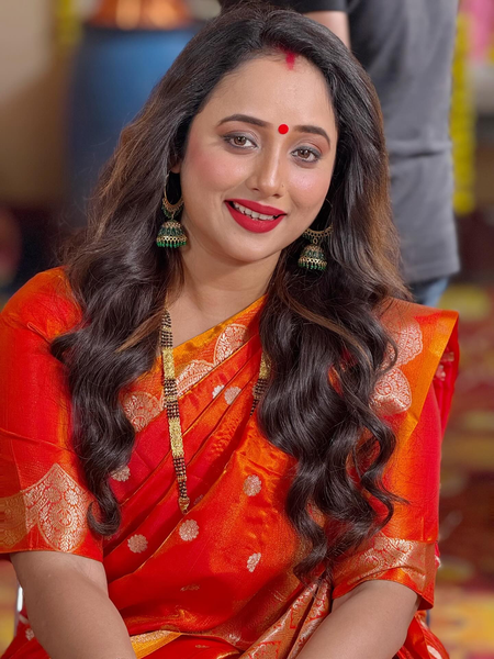 Rani Chatterjee shared set photos, fans went crazy after seeing vermilion in her hair and mangalsutra around her neck.