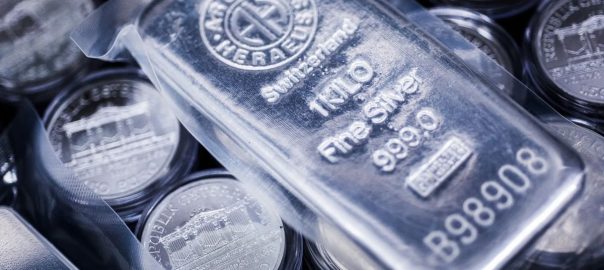Silver hits a record high amid a bet on a US rate cut